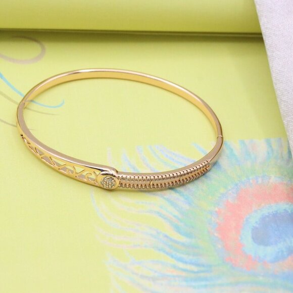 Elegant Rose Gold Bangle with Filigree & Sparkling Center Stone, XPBL0418 - Picture 2 of 12